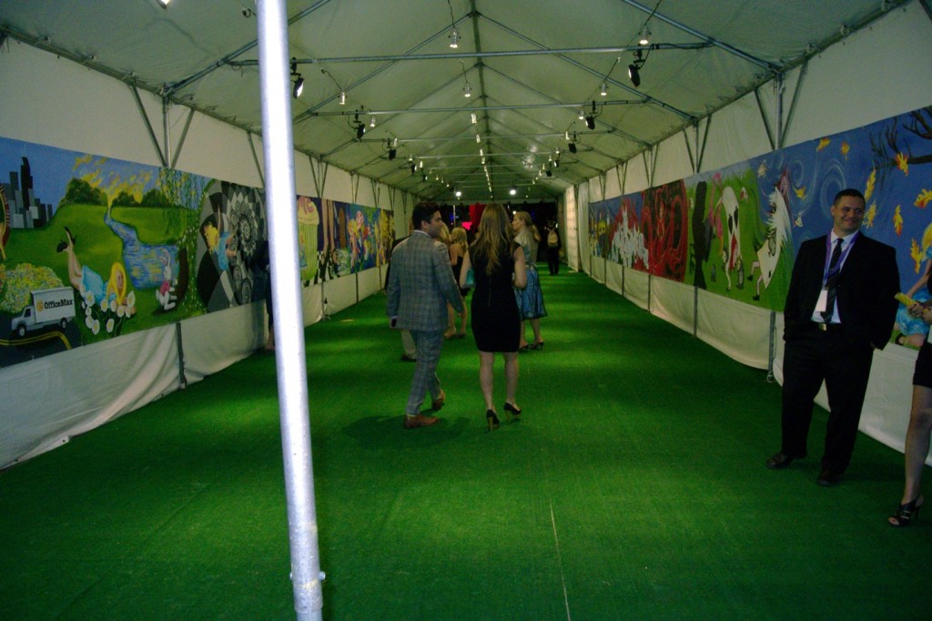 Nancy Pochis Bank and Tracee Badway murals showcased at the Green Tie Ball